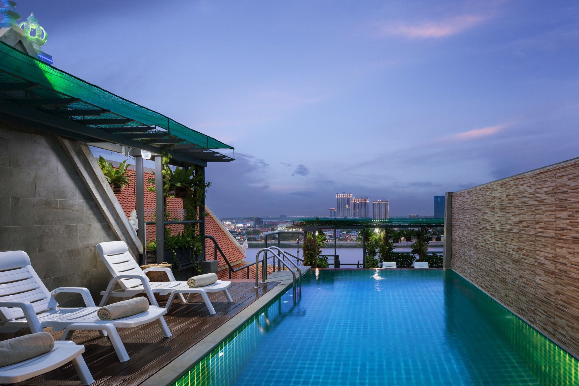 LCS Hotel & Apartment Phnom Penh Exterior foto